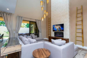 Luxury 3Bedroom Near Disney w/ BBQ & Outdoor Dining!